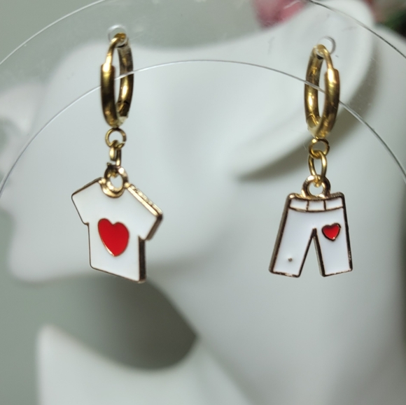 Hand Crafted Jewelry - LOVE A NURSE EARRINGS. SCRUBS HUGGIE HEARTS RN